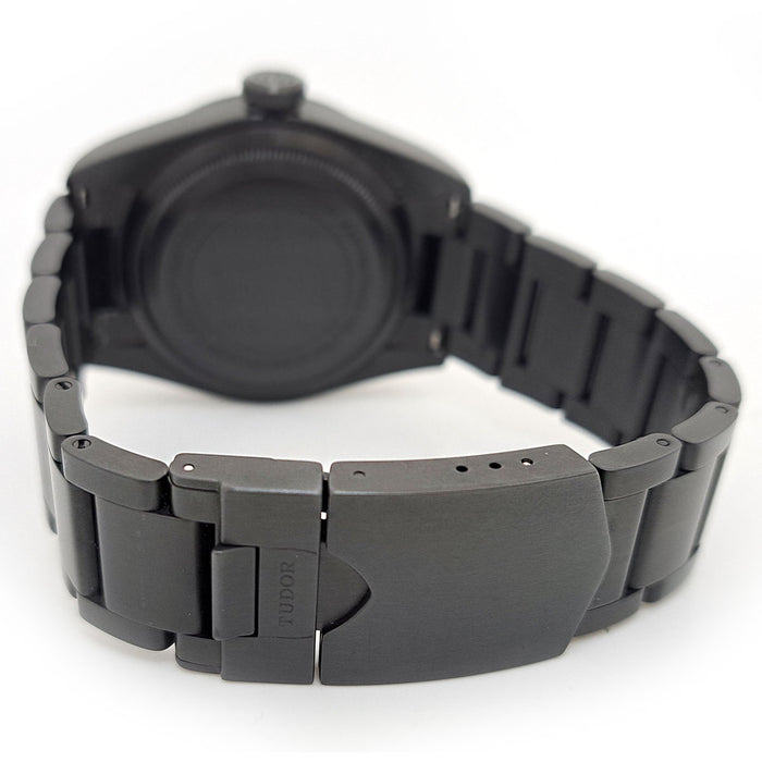 TUDOR
Heritage Black Bay Dark
With box and warranty card