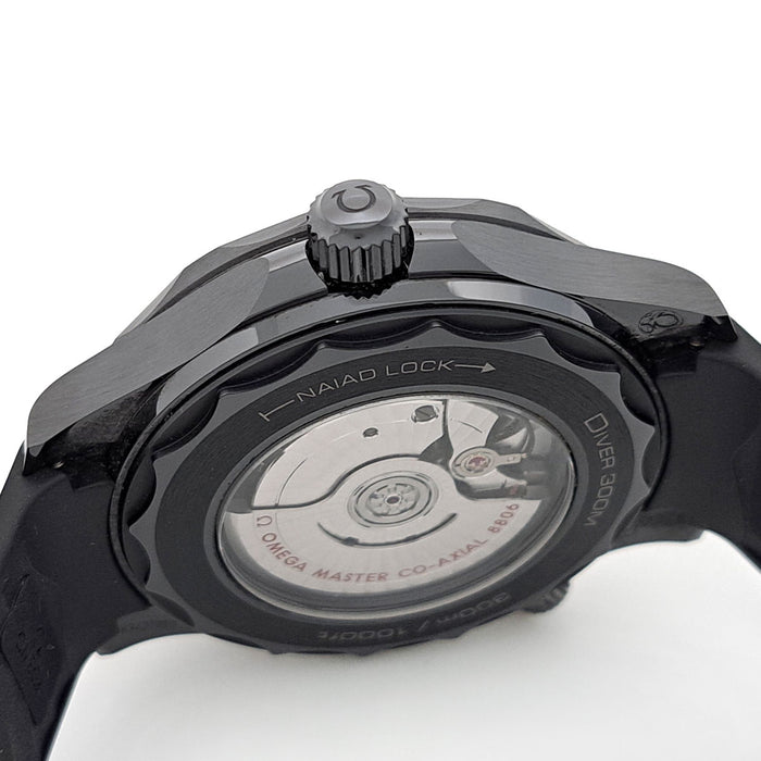 OMEGA 
Seamaster Diver 300M 
Con scatola e garanzia
