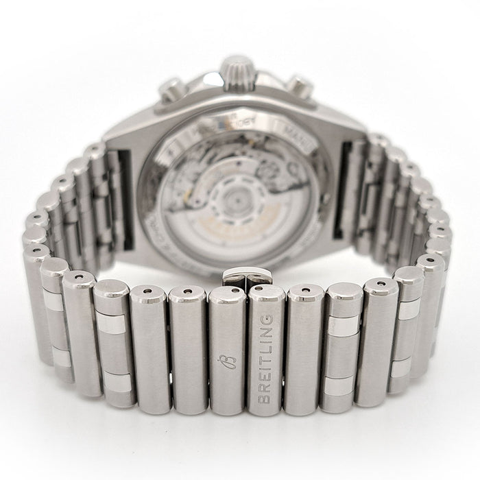 BREITLING
Chronomat B01 42 Bentley
With box and warranty card