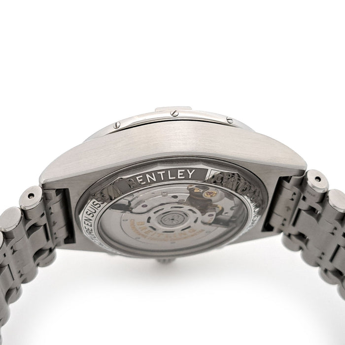 BREITLING
Chronomat B01 42 Bentley
With box and warranty card