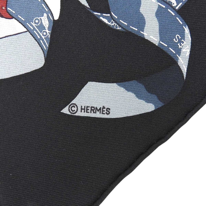 HERMES
Silk Large Winter Snow Dome
Carré 90 Noel au 24 Faubourg Scarf
Christmas at 24 Faubourg Street