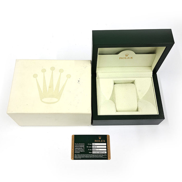 ROLEX 
Submariner M00 Series Early Lot 
With Box and Guarantee Card