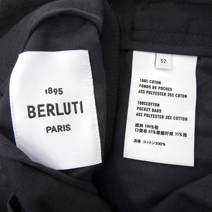 Berluti 
Logo scritta motivo completo cotone 
Pantaloni eleganti calligrafia