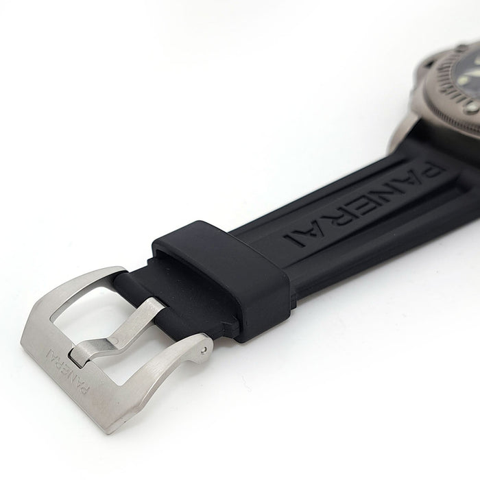 OFFICINE PANERAI 
Luminor Submersible 
Con garanzia