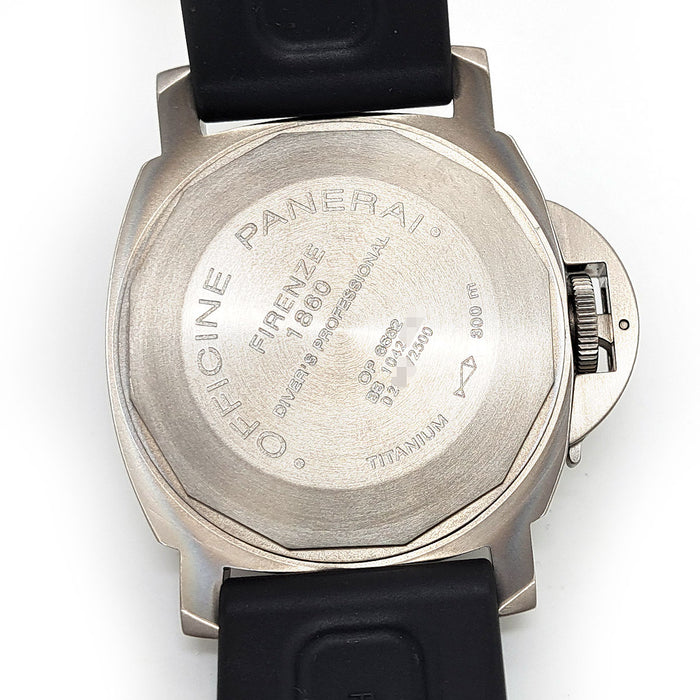 OFFICINE PANERAI 
Luminor Submersible 
Con garanzia