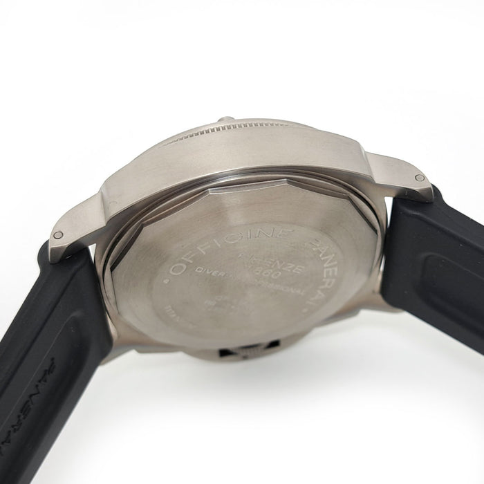 OFFICINE PANERAI 
Luminor Submersible 
Con garanzia