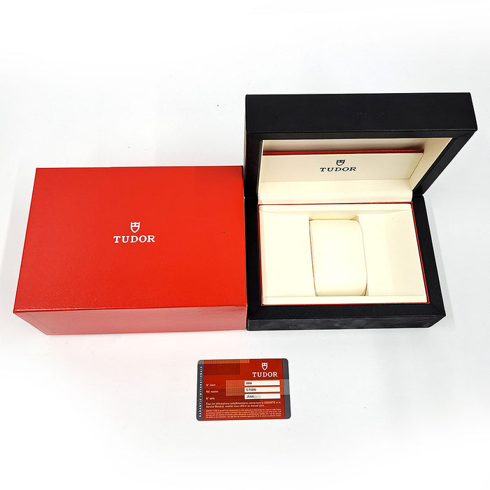 TUDOR
Glamour Double Date
With Box and Papers
