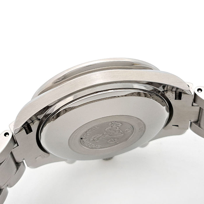 OMEGA
Speedmaster Chronograph Date
With box and warranty card