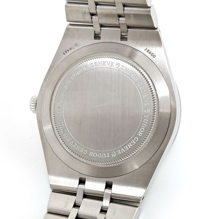 TUDOR
Royal Day-Date
With box and warranty card