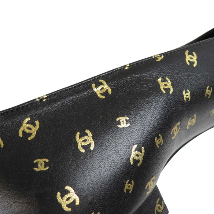 CHANEL 
COCO CC Logo Leather Patent 
Coco Mark Flat Pumps