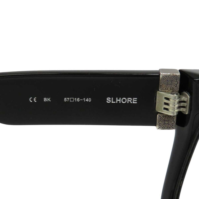 CHROME HEARTS 
Lunettes de soleil Slore CH Croix 
SLHORE Côté Pyramide Clous Lunetterie Sans correction