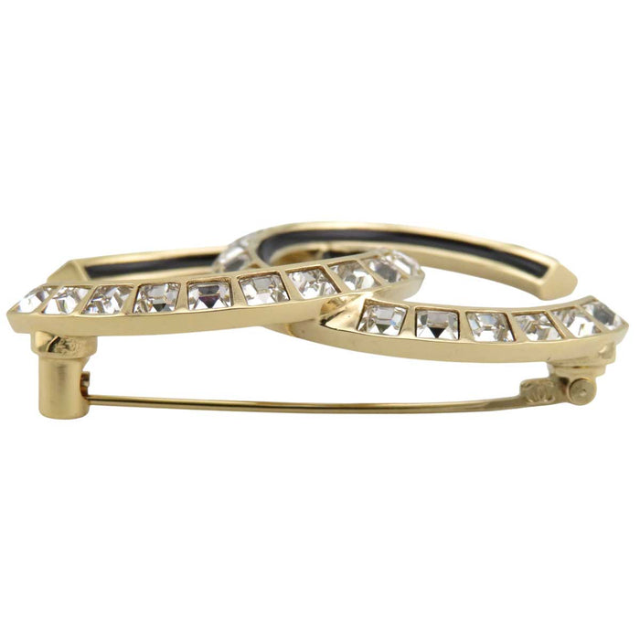 CHANEL 
A24C COCO CC metallo color oro con strass 
Spilla con logo Coco e strass