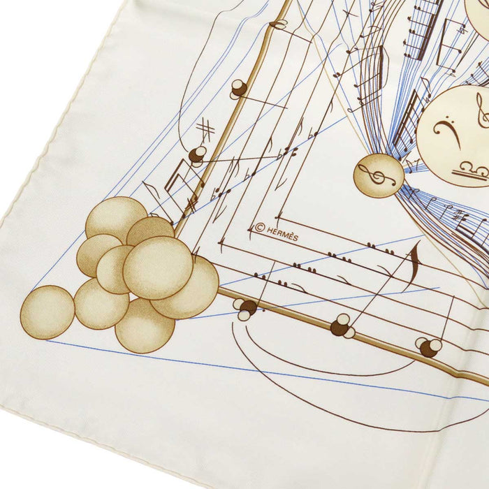 HERMES 
Soie grand format Violon 
Carré 90 La Musique des Sphères La musique jouée par les sphères