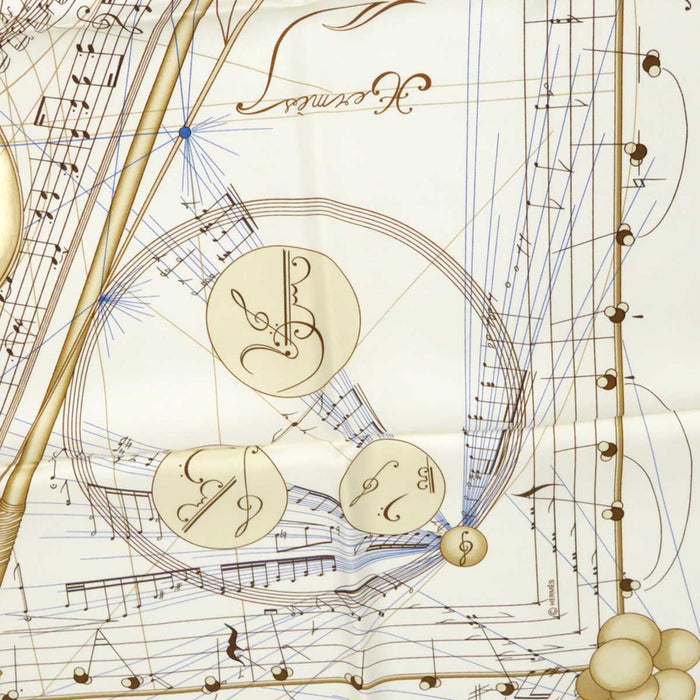 HERMES 
Seta grande formato Violino 
Carré 90 La Musique des Spheres La musica suonata dalle sfere