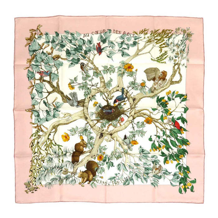 HERMES 
Sciarpa grande in seta animale 
Carré 90 AU COEUR DES BOIS nella foresta