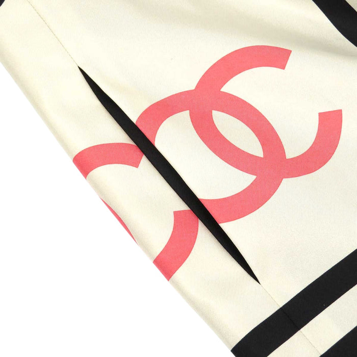 CHANEL 
COCO Coco Button rue cambon 31 High Neck 
Coco Mark Silk Sleeveless Long Shirt