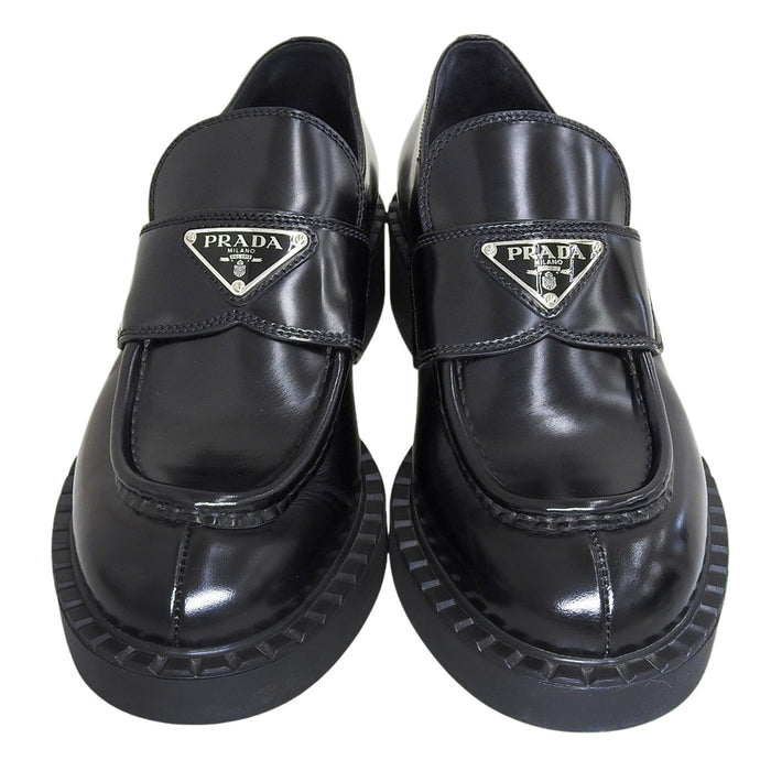 PRADA 
トライアングルロゴ 
チョコレート ブラッシュドレザー ローファー