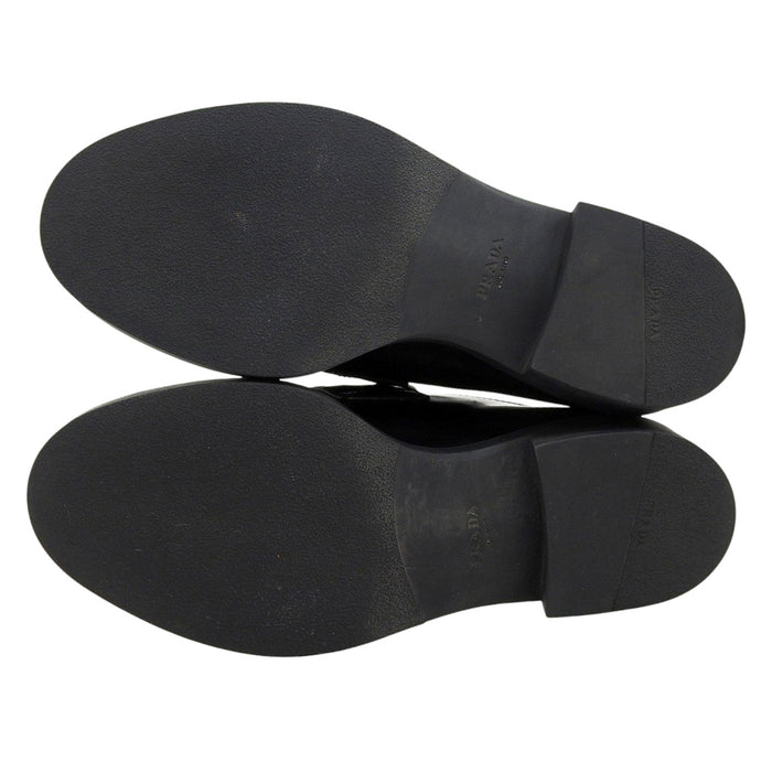 PRADA 
トライアングルロゴ 
チョコレート ブラッシュドレザー ローファー