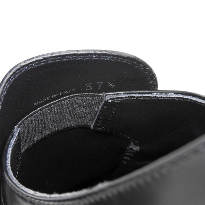 PRADA 
トライアングルロゴ 
チョコレート ブラッシュドレザー ローファー