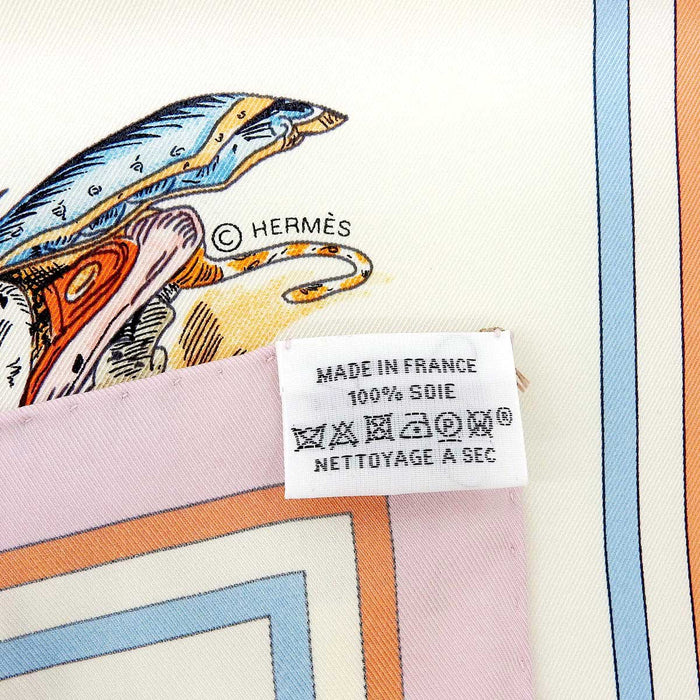 HERMES
Silk Carriage Large Square
Carré 70 Les Anamorphoses Anamorphoses Scarf
