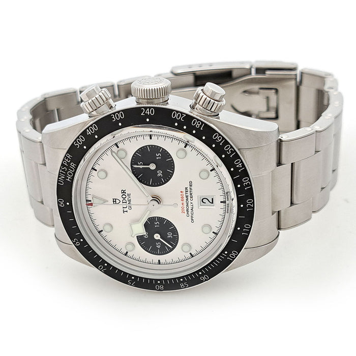 TUDOR
Black Bay Chrono
With box and warranty card