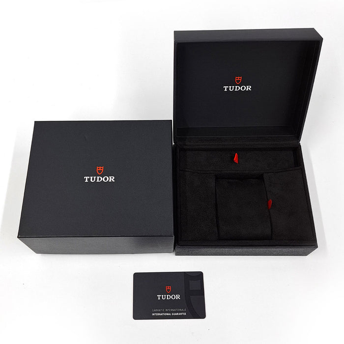 TUDOR
Black Bay Chrono
With box and warranty card