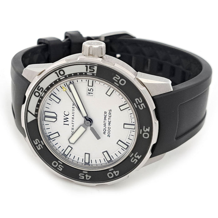 IWC 
Aquatimer Automatic 2000 
With Box and Warranty Card