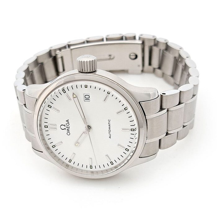 OMEGA
Classic Date
With Box and Warranty Card