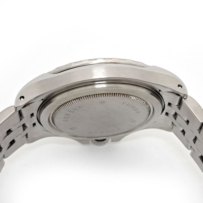 TUDOR
Hydronaut Carbon Dial Overhauled
With Box and Papers