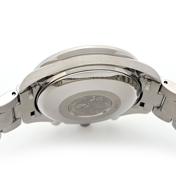 OMEGA 
Speedmaster Date Chronographe Révisé 
Avec boîte Révision effectuée