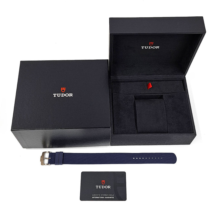 TUDOR
Pelagos FXD
With box and warranty card