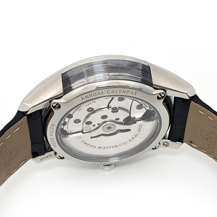 OMEGA
De Ville Hour Vision Annual Calendar
With box and warranty card