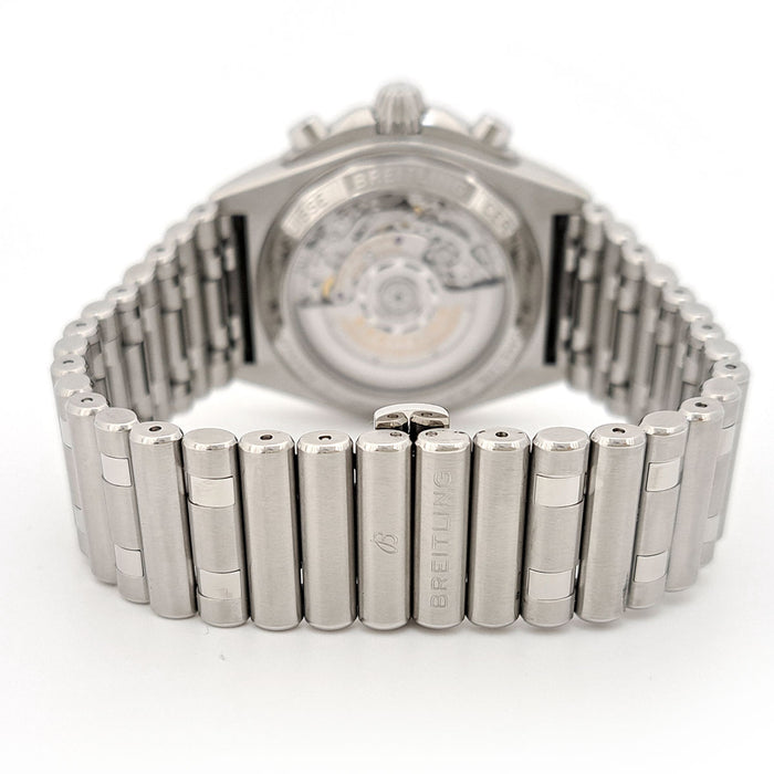 BREITLING 
Chronomat B01 42 
With box and warranty card