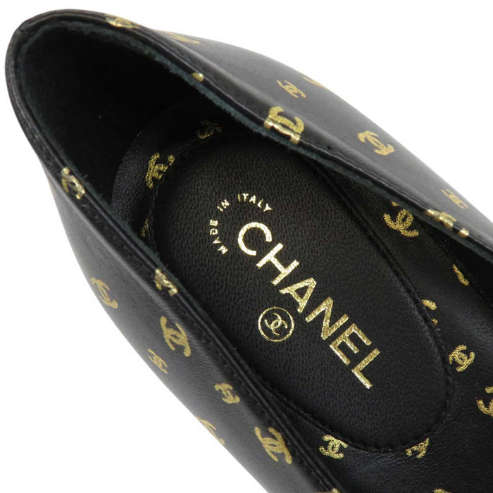 CHANEL 
COCO CC Logo 23B Leather Patent 
Coco Mark High Heel Pumps