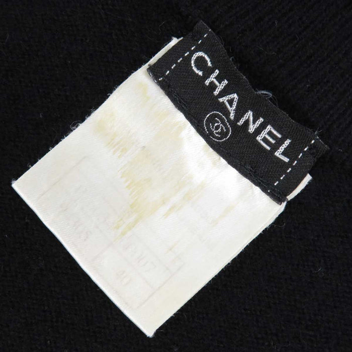 CHANEL
COCO CC Logo 05A High Neck Short Sleeve
Coco Mark Cashmere Knit