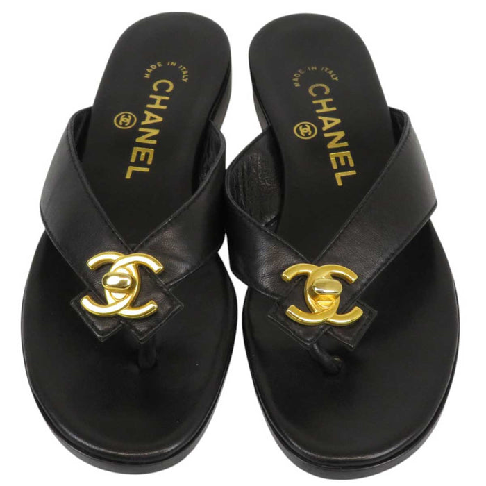 CHANEL 
COCO CC logo leather gold color metal fittings 
Coco mark turn lock flat sandals
