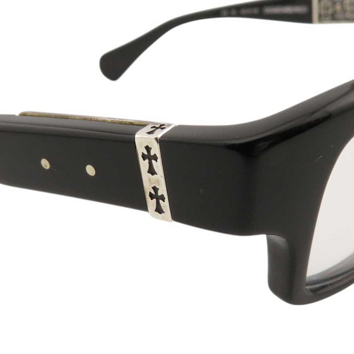 CHROME HEARTS
CH Cross Logo Cemetery
DISMEMBERED Eyewear