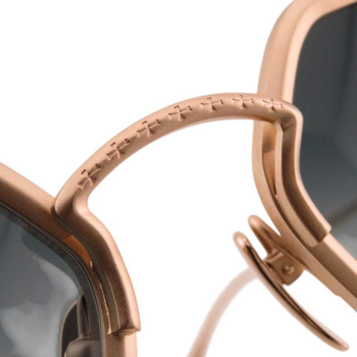 CHROME HEARTS 
CH Croix Logo Cimetière Étiquette de Rouleau 
DATASS Lunettes de Soleil