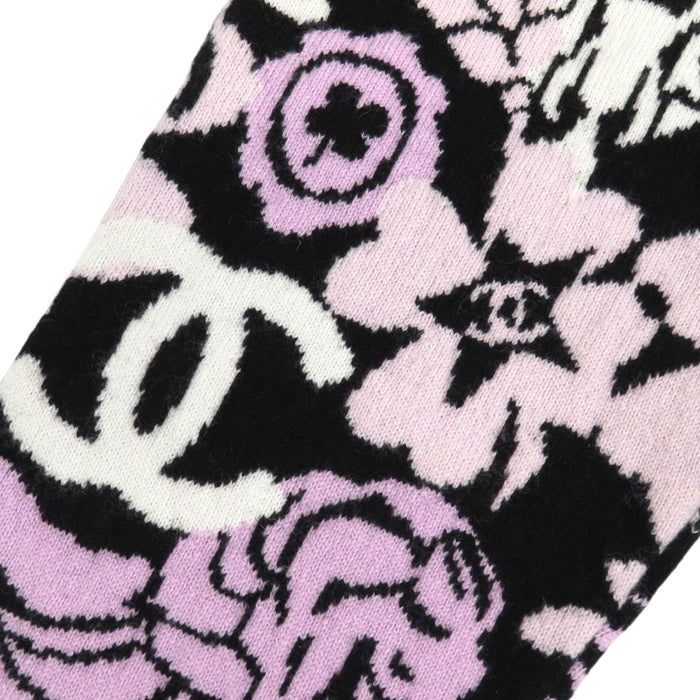 CHANEL 
COCO CC logo all-over pattern lion clover heart 5 
Coco mark cashmere knit hoodie