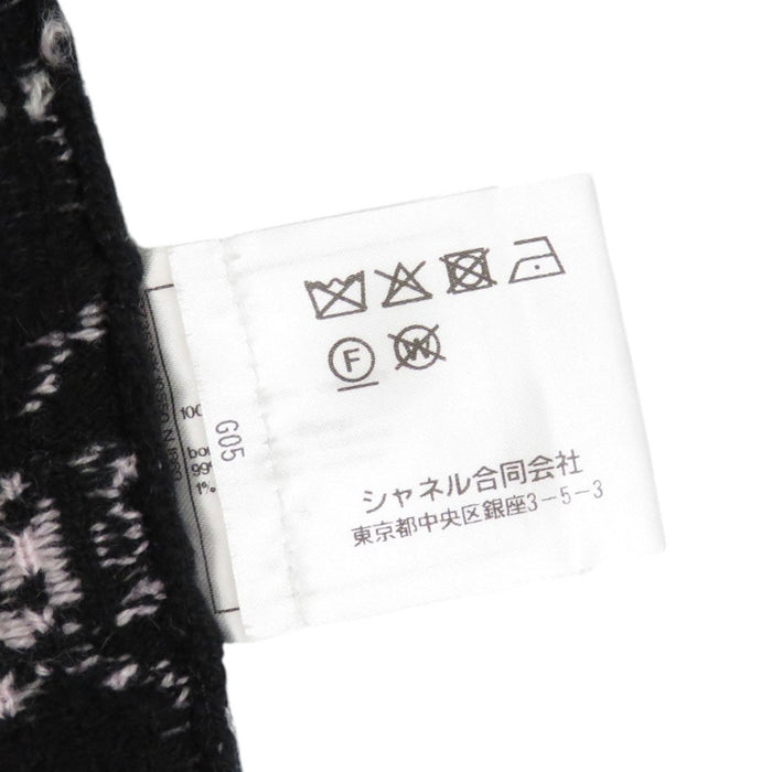 CHANEL 
COCO CC logo all-over pattern lion clover heart 5 
Coco mark cashmere knit hoodie