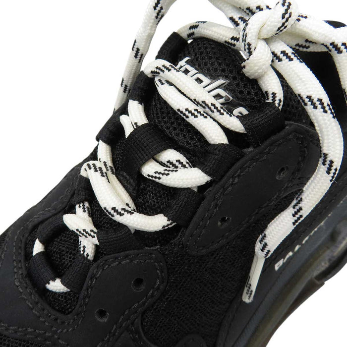 BALENCIAGA 
Triple S Clear Sole Logo Embroidery Wash Effect 
Triple S Clear Sole Sneakers
