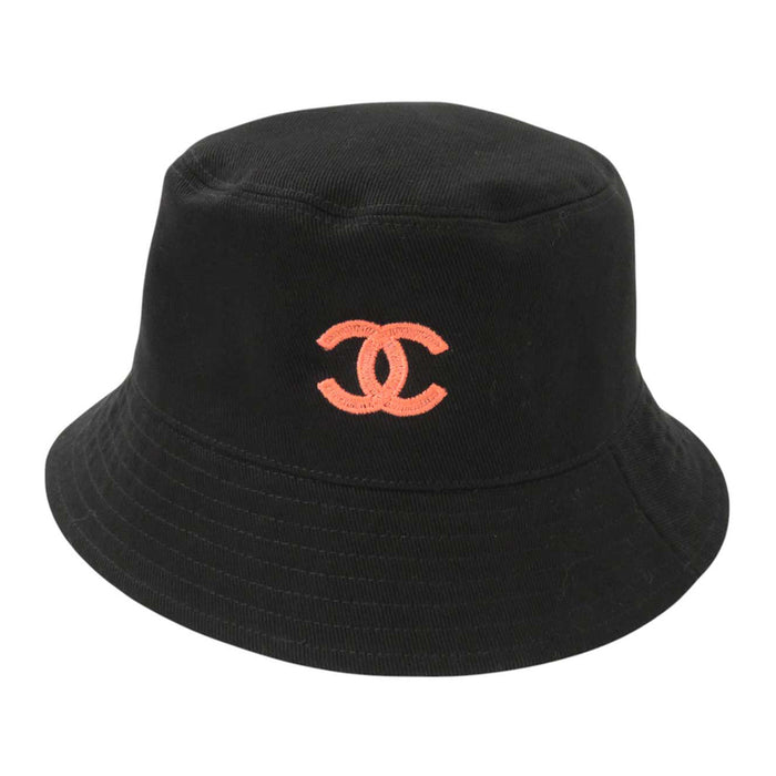 CHANEL 
S23A COCO CC Logo 
Coco Mark Reversible Bucket Hat