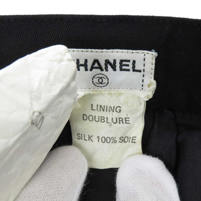 CHANEL
標誌 COCO CC 可可鈕扣
可可標誌 中央壓線 休閒褲 褲子