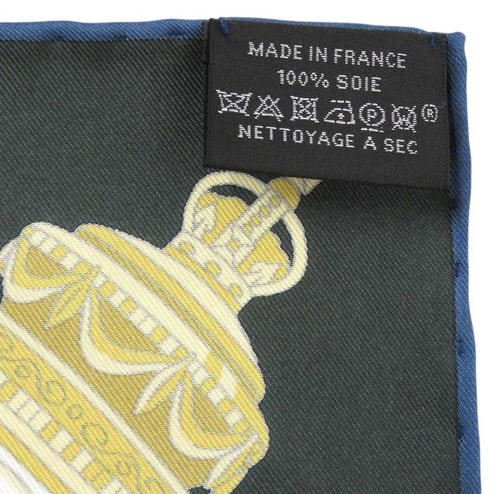HERMES
Silk Large Square Carriage
Carré 90 Stately Wheels Scarf
Stately Wheels