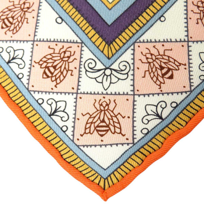 HERMES
Silk Large Square Horse House
Carré 90 Objets de Curiosité Scarf
Objet de Curiosité