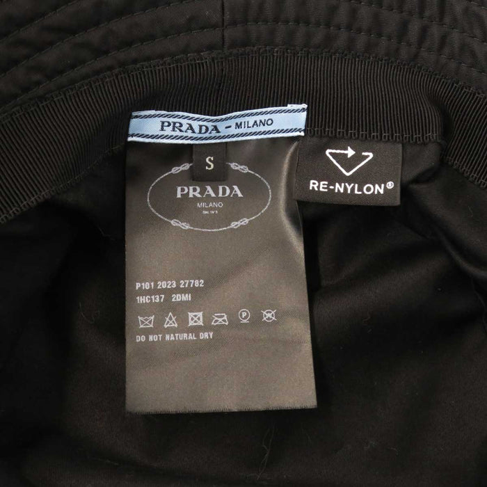 PRADA 
トライアングルロゴ リナイロン 
Re-Nylon バケットハット