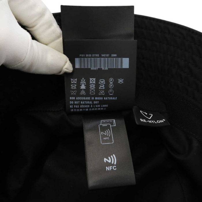 PRADA 
トライアングルロゴ リナイロン 
Re-Nylon バケットハット