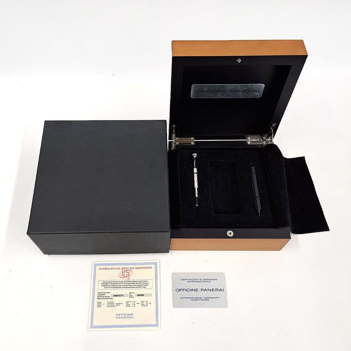 OFFICINE PANERAI
Luminor Marina
With box and warranty card