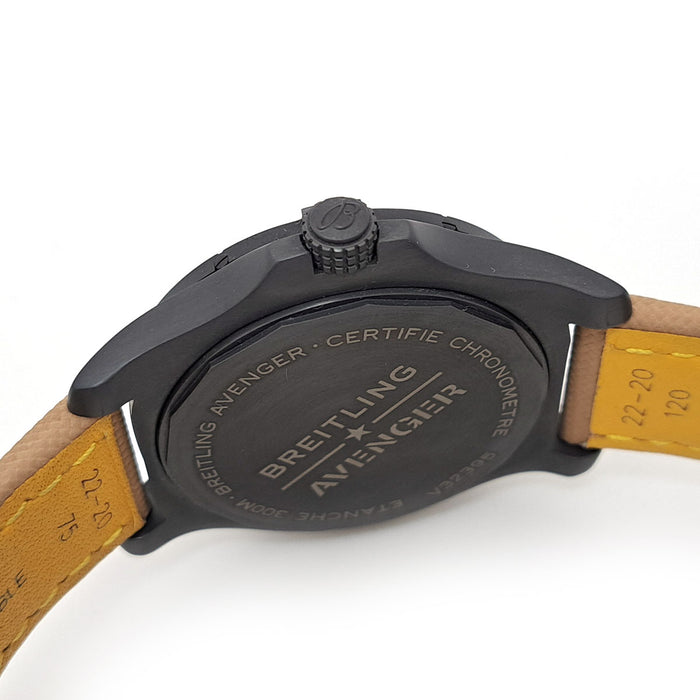BREITLING 
アベンジャー　オートマチック GMT45 ナイトミッション 
箱ギャラ付