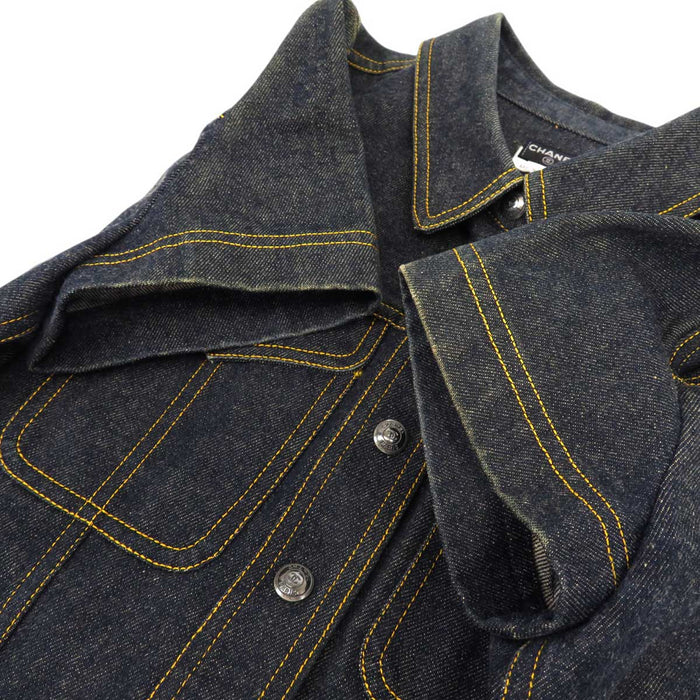 CHANEL
COCO CC Coco Button Logo
Coco Mark Short Sleeve Denim Jacket